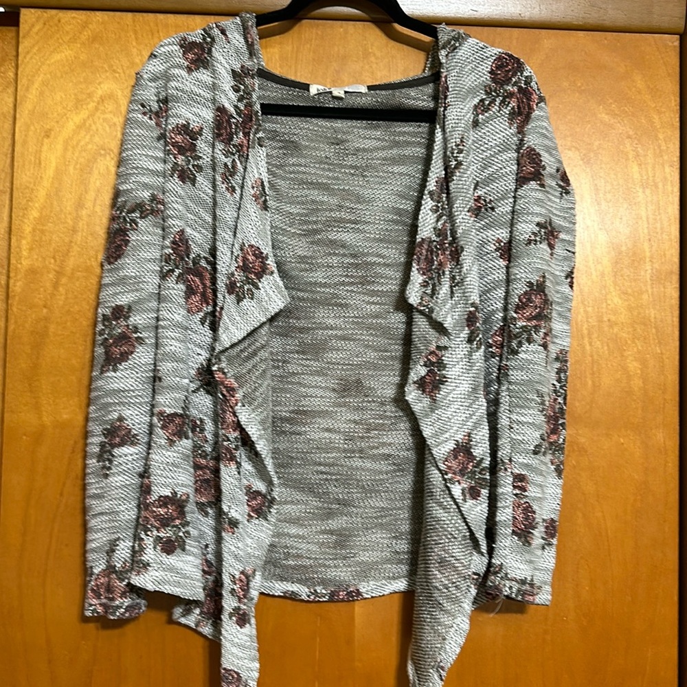 Jolt flower cardigan.